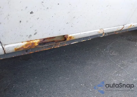 2011 Ford E-250 Commercial z USA, uszkodzony, nr VIN 1FTNE2EL0BDA18399